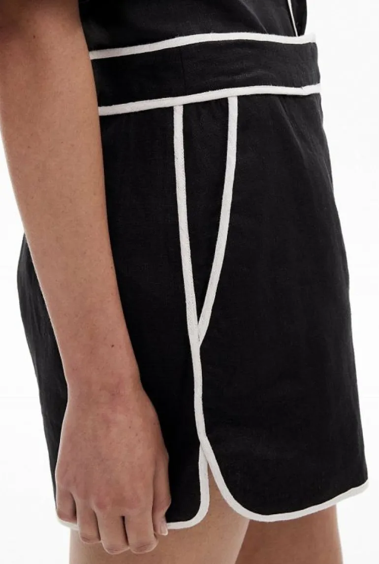 Sale | Shorts^Witchery Contrast Detail Short Black